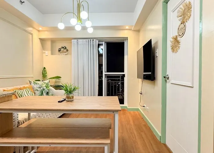 Queen Bed With 1 Bedroom Near Ayala Mall Cloverleaf Balintawak *